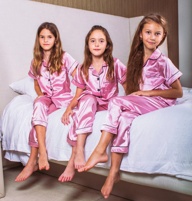 ny_s_cat_ln_kids-unisex-satin-customized-pajama-sets-short-sleeves-pants-pajamas-502.jpg